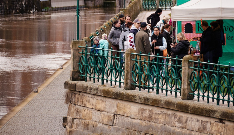 Farmáři vytáhnou na Tylově nábřeží v Hradci svá zabijačková esa z rukávu