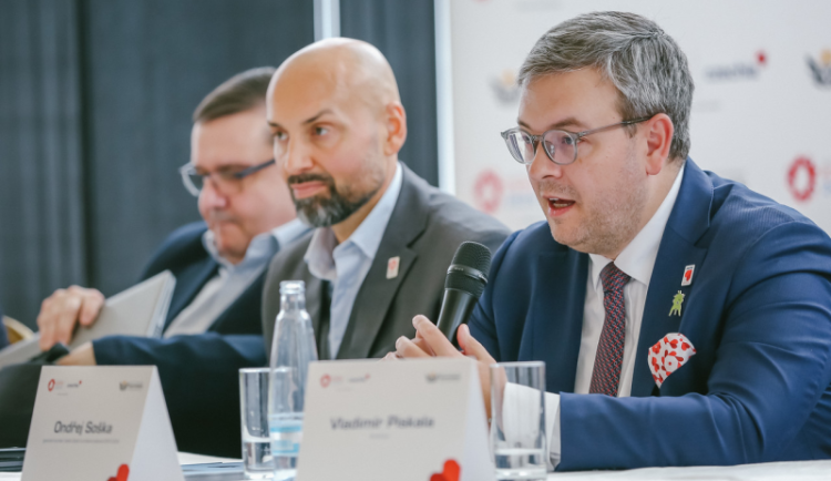 Kulatý stůl v Karlových Varech: Česko na Expo představí autonomní technologie