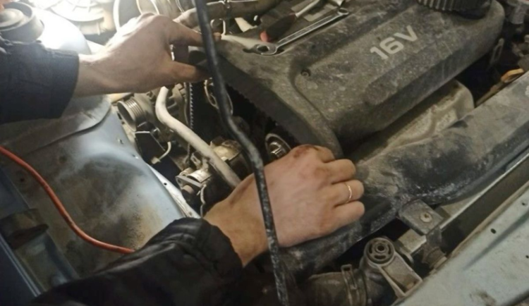 Plivat špínu jako čoudící auta aneb jak se manipuluje v článcích o STK