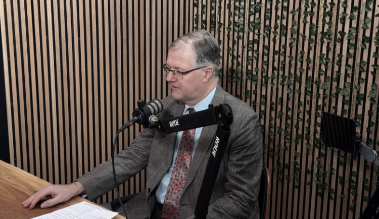 Podcast s Petrem Zahradníkem III: Peněz z EU přijde méně. O to důležitější budou domácí priority