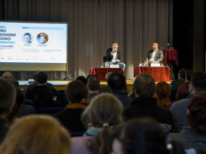 Změny v Nové zelené úsporám i výhody sdílení energií představil ministr Hladík a hosté na debatě plné energie v Boskovicích