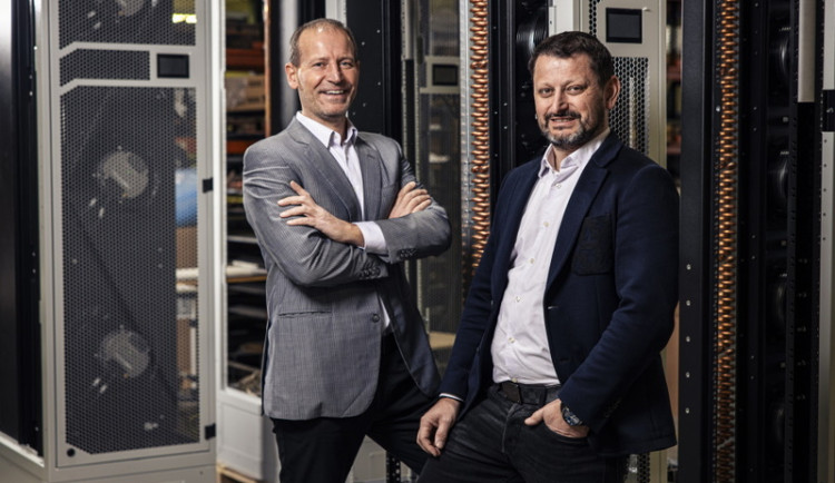 CONTEG GROUP vykázal tržby přes dvě miliardy korun. Opírá se o datacentra i zásilkové boxy