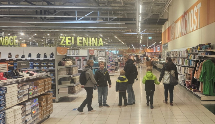 První obchodní řetězec v ČR vylepší nákupní prostředí pro lidi, a hlavně děti, s poruchou autistického spektra. Globus zavádí Modré hodiny