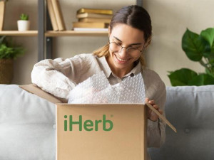 iHerb překonal obrat 2,4 miliardy dolarů a upevnil svou pozici globálního lídra v oblasti zdraví a wellness
