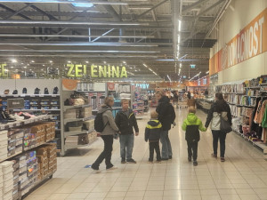 První obchodní řetězec v ČR vylepší nákupní prostředí pro lidi, a hlavně děti, s poruchou autistického spektra. Globus zavádí Modré hodiny