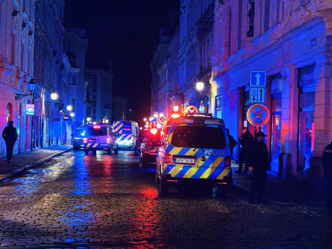 Další obří policejní šťára v centru města. Policisté odhalili 17 opilých mladistvých a jednoho cizince bez povolení k pobytu