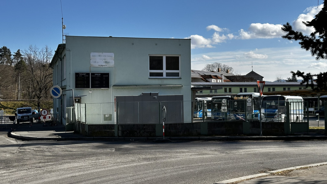 Stavba druhého největšího přestupního terminálu v Plzeňském kraji je v plném proudu. Přijde na 167 milionů