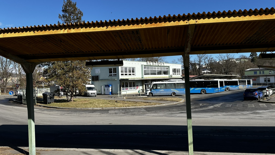 Stavba druhého největšího přestupního terminálu v Plzeňském kraji je v plném proudu. Přijde na 167 milionů