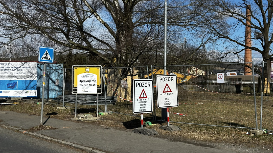 Stavba druhého největšího přestupního terminálu v Plzeňském kraji je v plném proudu. Přijde na 167 milionů