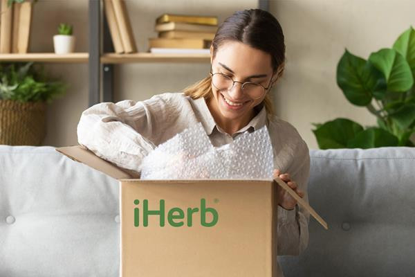 iHerb překonal obrat 2,4 miliardy dolarů a upevnil svou pozici globálního lídra v oblasti zdraví a wellness