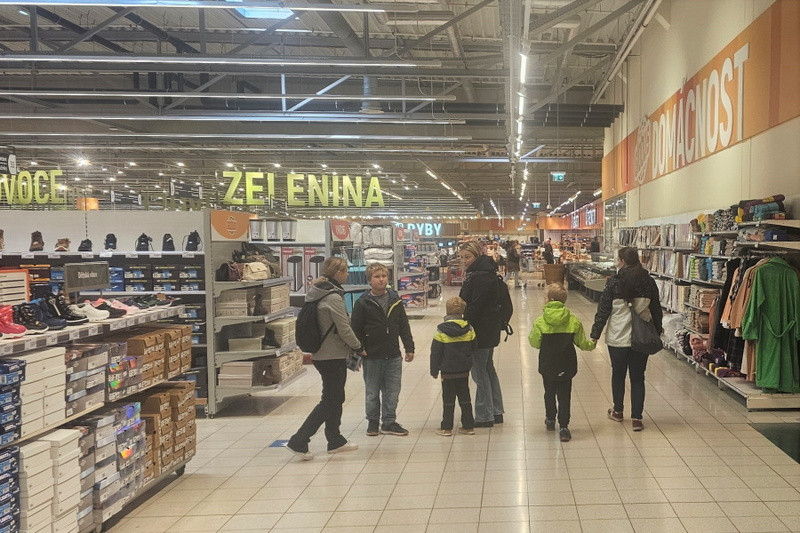 První obchodní řetězec v ČR vylepší nákupní prostředí pro lidi, a hlavně děti, s poruchou autistického spektra. Globus zavádí Modré hodiny