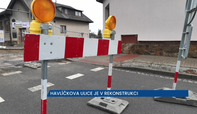 Havlíčkova ulice v Havlíčkově Brodě je v rekonstrukci, řidiči neprojedou