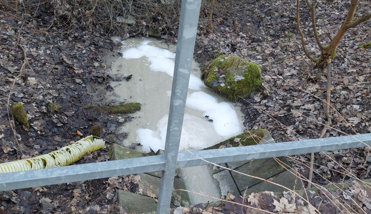 Kal z betonárky naštval lidi v Jablonci. Je nezávadný, hlásí radnice