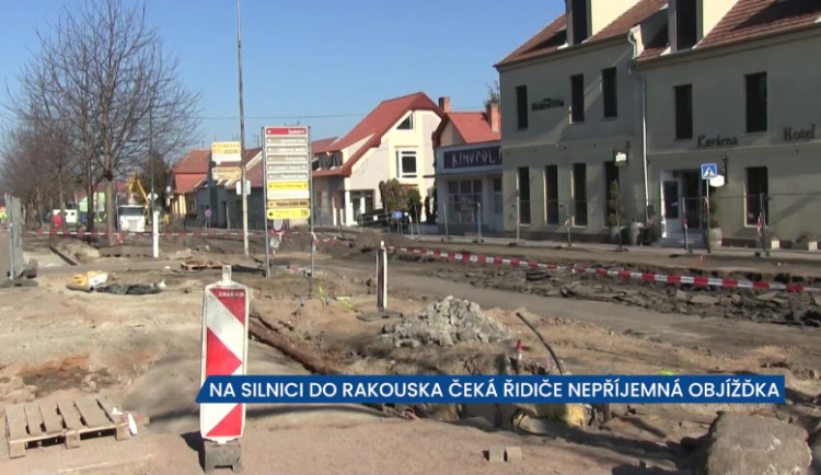 Na řidiče čeká objížďka Valtic, ŘSD rekonstruuje silnici I/40