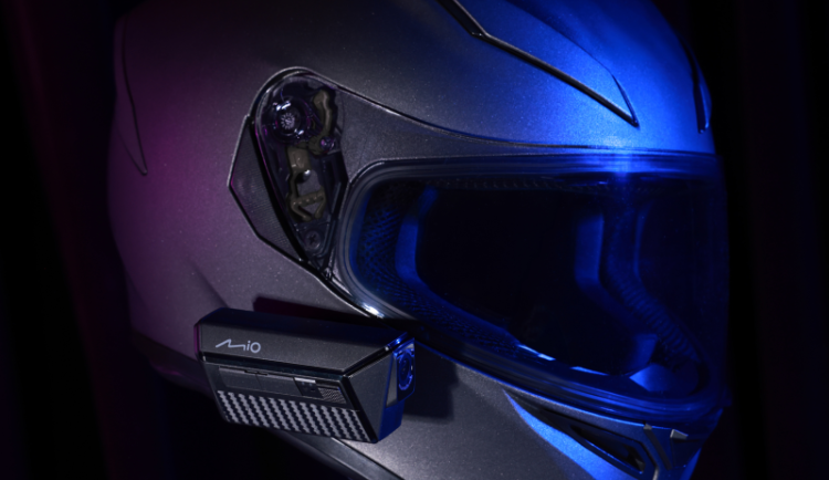 Mio MiVue MP30 GPS: přílbová 2.5K motokamera se 2 objektivy, nouzovým natáčením, WiFi a silnou baterií