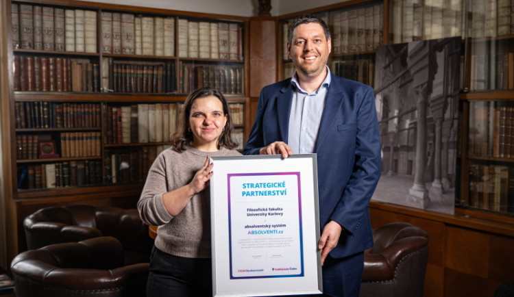 Filozofická fakulta UK navázala strategické partnerství s absolventským systémem ABSOLVENTI.cz