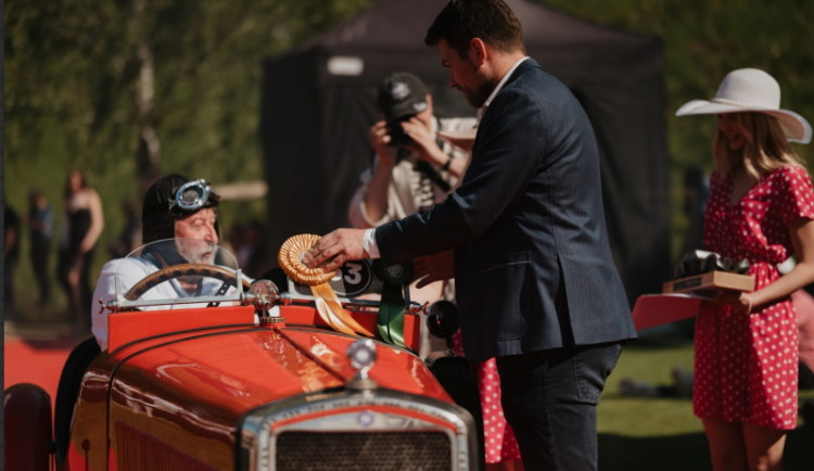 Automobilové klenoty 2025 - Přehlídka vzácných automobilů - Nejkrásnější historické vozy opět v Praze, letos ve dvoudenním formátu