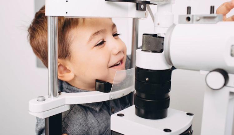 Počet dětí trpících krátkozrakostí se zvyšuje. Důležitá je prevence a včasná diagnostika