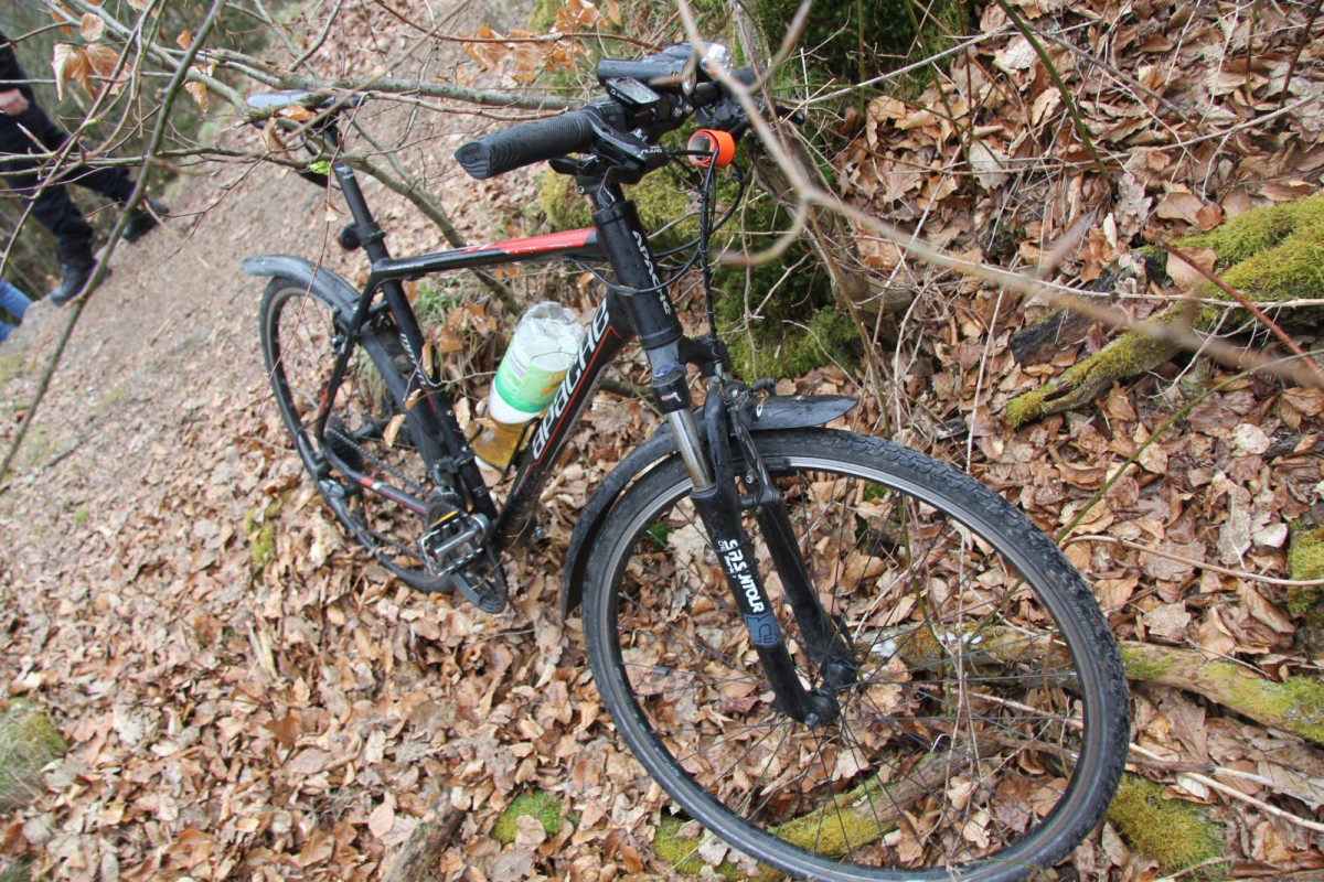 Na cyklostezce pod Babou ležel mrtvý cyklista. Policie hledá svědky