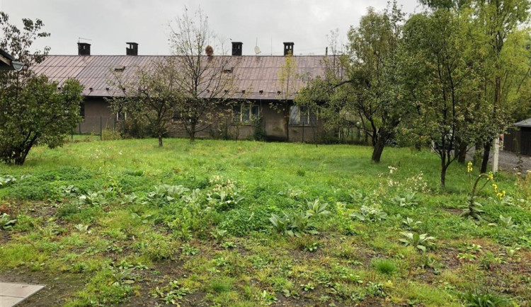 V Třinci vzniká komunitní zahrada. Lidé společně vypěstují zeleninu, květiny i přátelství