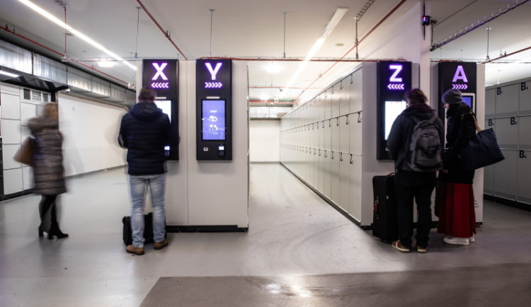 Technologie chytrým úschovnám svědčí. Pomáhají s bezpečností i jazyky