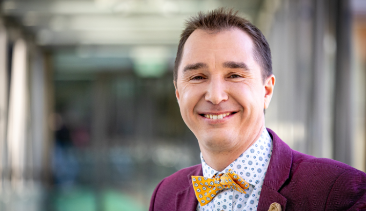 Přednáška jako příběh. A minimozky ve zkumavce