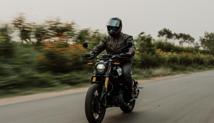 VIDEO: Startuje motorkářská sezona. Počet dopravní nehod motocyklistů stále roste