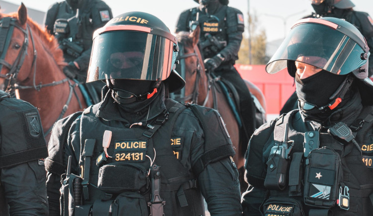 Přísná bezpečnostní opatření. Hradec se chystá na hokejové semifinále a derby