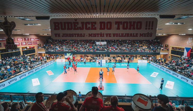 Do semifinále play off nastoupí Jihostroj proti Karlovarsku. Série začne na hřišti soupeře