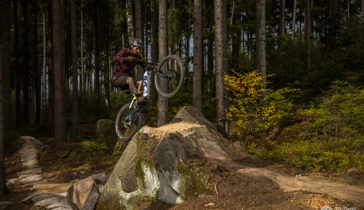 Trailové tratě znovu v provozu. Zájemci jich v kraji najdou desítky