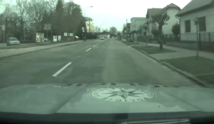 Opilý muž si půjčil auto a jel bez řidičáku. Hrozí mu až dva roky vězení