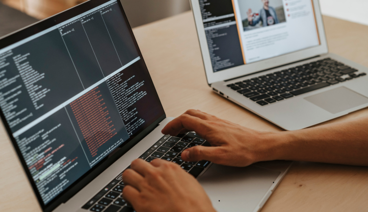 V Hradci Králové se utkají programátoři. Soutěž čeká 39. ročník