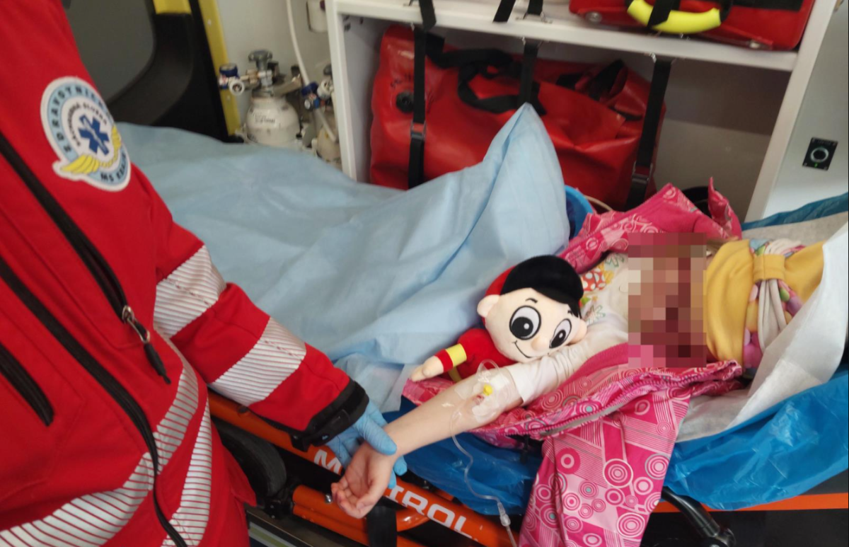 VIDEO: Ostravští policisté pomohli včas dopravit pětiletou Lindušku do rukou záchranářů