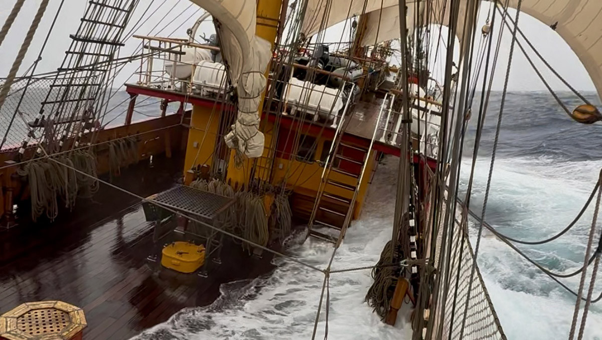 Neskutečné scenérie i překonávání strachu. Kapitán Ololodí Šimon Pelikán si splnil sen o plavbě na Antarktidu