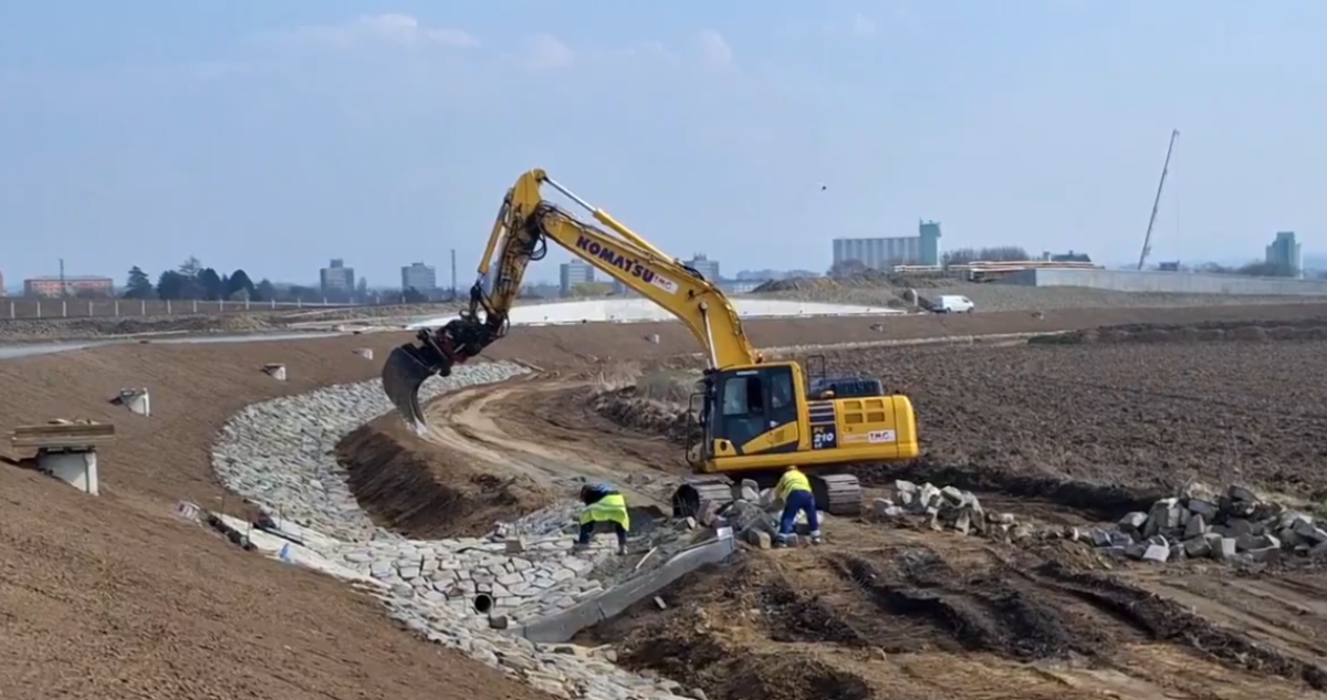 VIDEO: Okolí Přerova se díky stavbě dálnice D1 mění rychle před očima. Termín dokončení je před Vánocemi