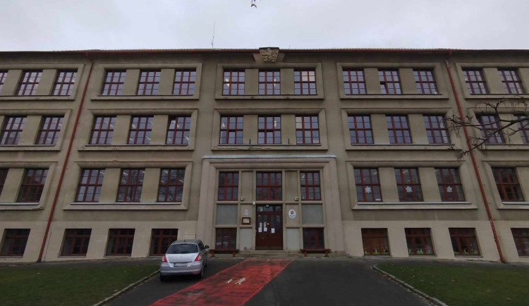 Základní škola Havlíčkova se ani letos nedočká rekonstrukce, vítězná firma před podpisem smlouvy couvla