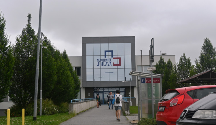 Lékaři na dětské pohotovosti v Jihlavě často ošetřují pacienty, kteří by mohli jít další den ke svému pediatrovi