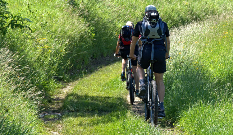 Cyklistická sezóna startuje akcí na cyklostezce Hradec Králové - Vysoká nad Labem
