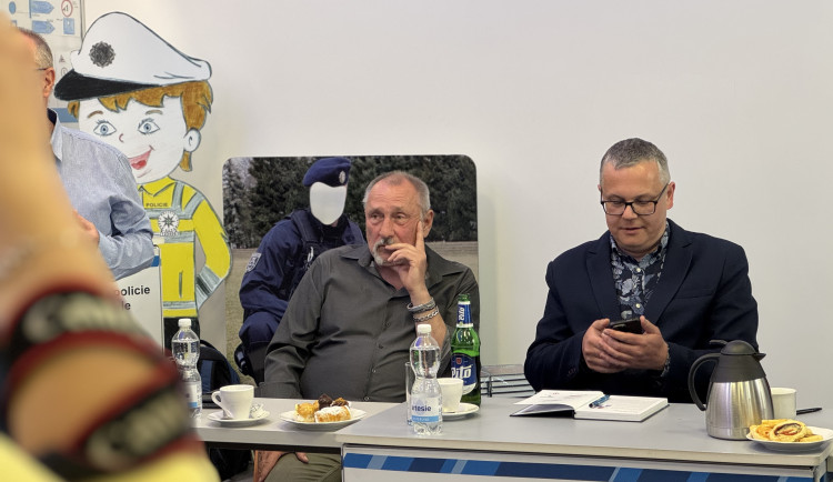 Autoři knihy Václav Hýsek a Pavel Pechoušek.