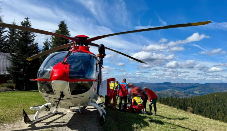 Horská služba v plné pohotovosti, po zimní sezóně se do hor vrací jarní turisté