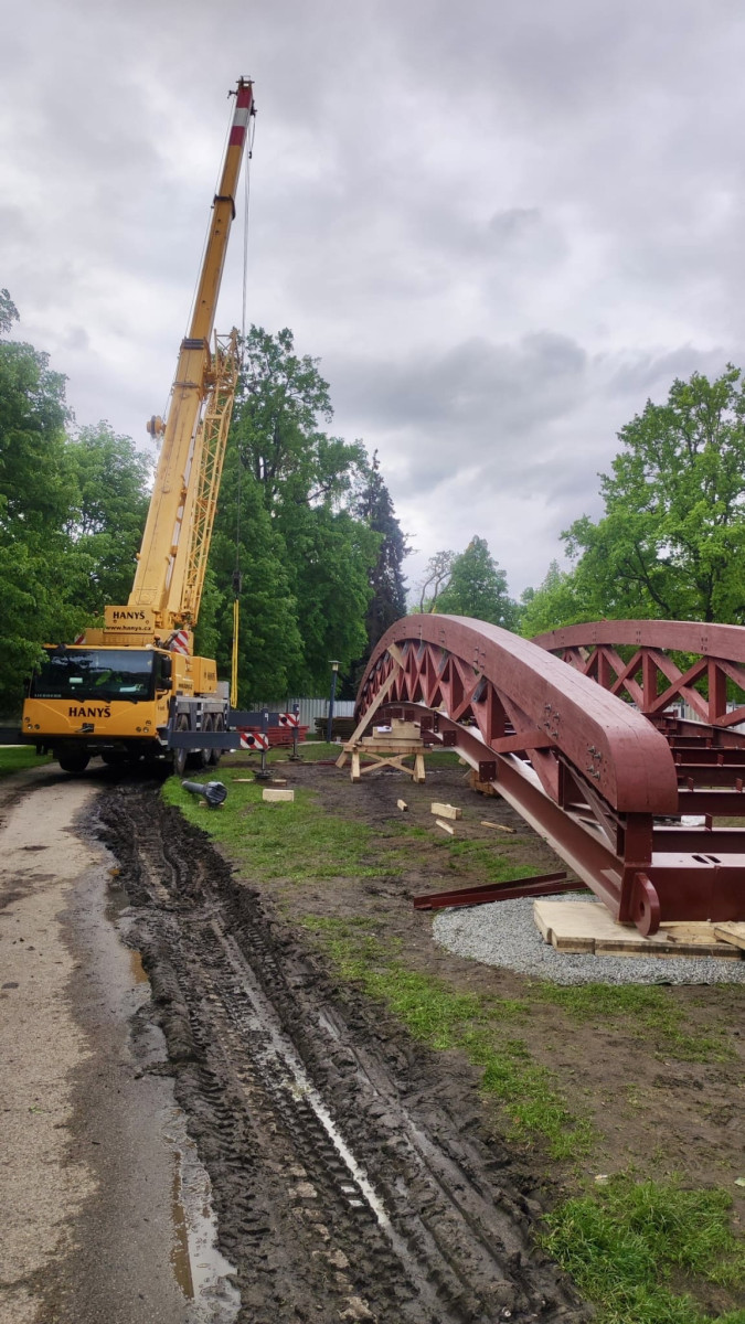 Na Sokolák se vrátí opravená dřevěná lávka. Projdete se po ní už v pátek
