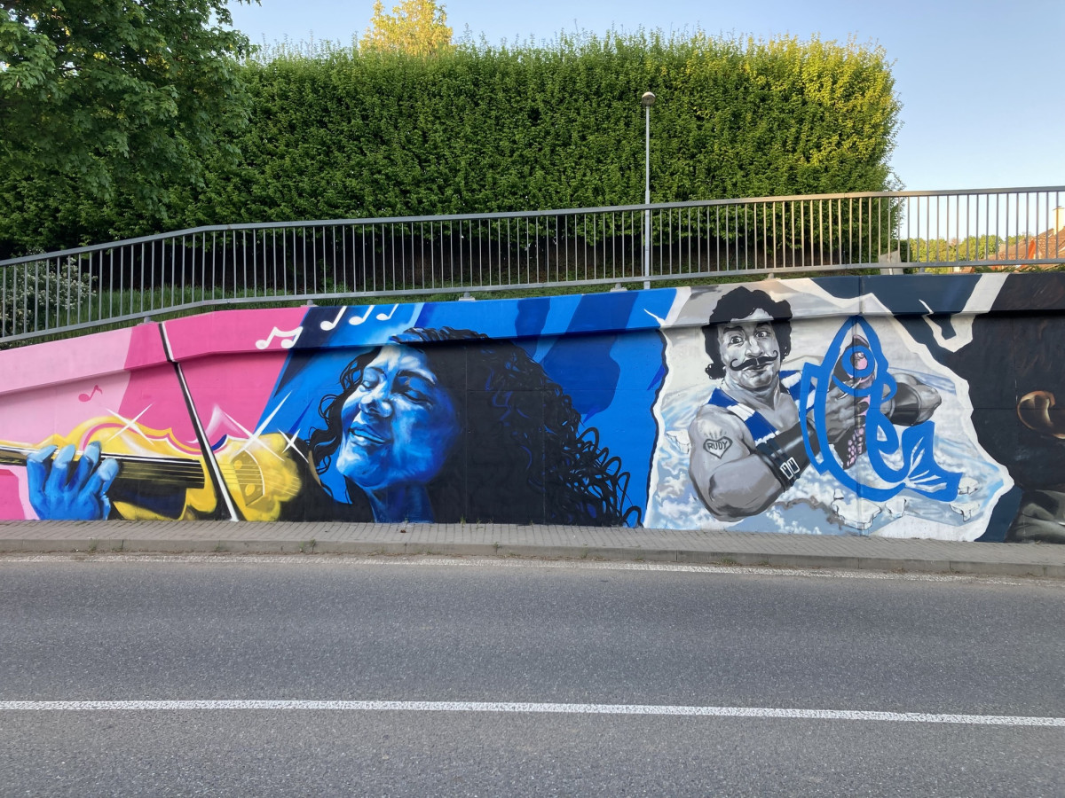 Severozápad Brna zdobí nová pocta Jiřímu Pechovi. Graffiti oživili původní autoři