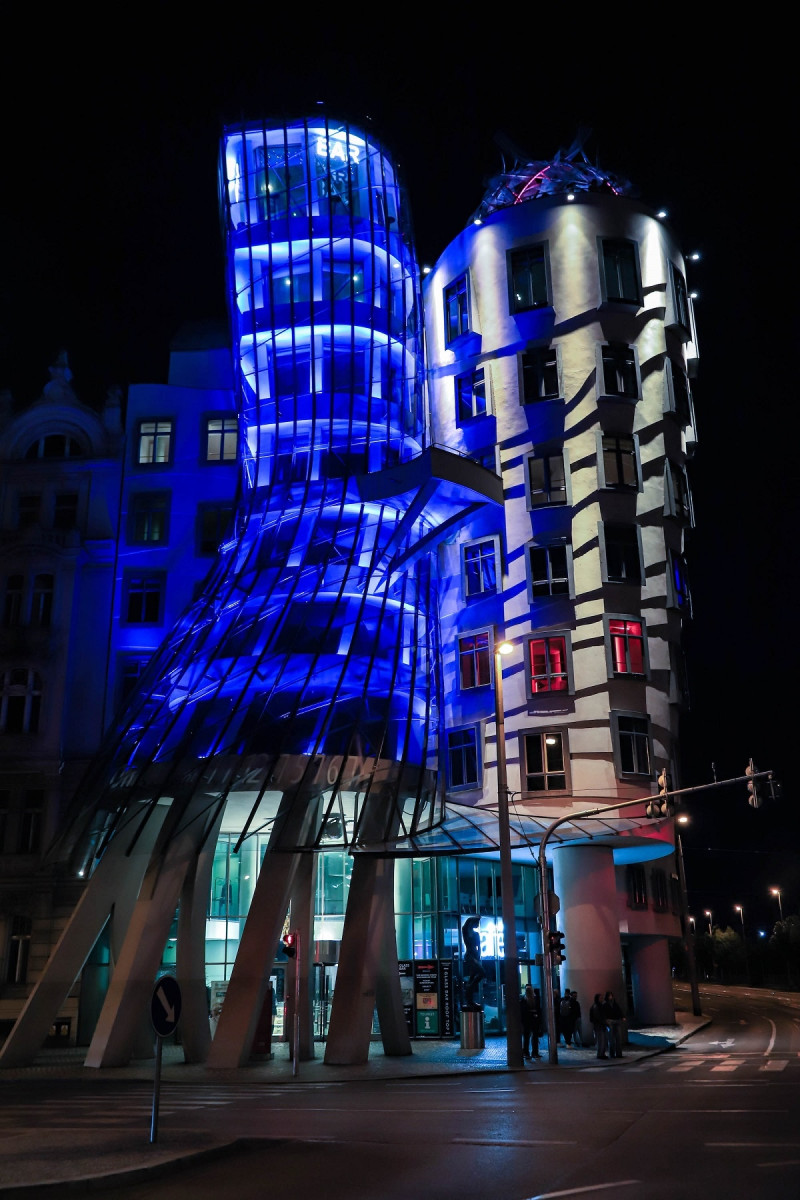 Tančící dům bude svítit modře, připomene Světový den plicní hypertenze