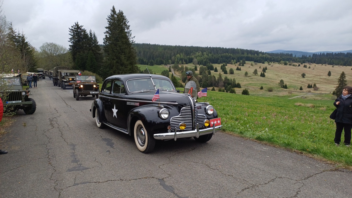 Pietní akt u památníku ve Zhůří 5. května 2025