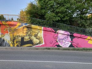 Severozápad Brna zdobí nová pocta Jiřímu Pechovi. Graffiti oživili původní autoři
