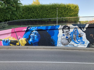 Severozápad Brna zdobí nová pocta Jiřímu Pechovi. Graffiti oživili původní autoři