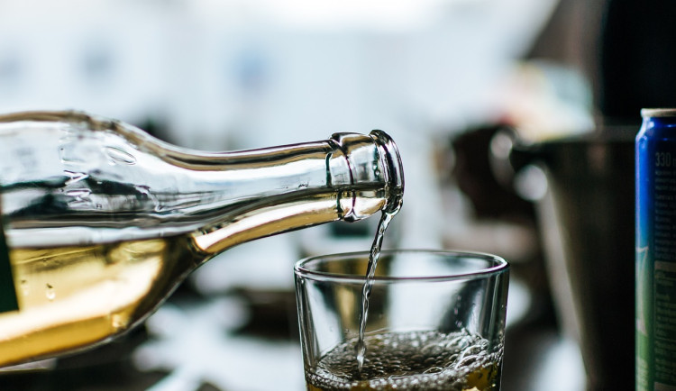 Dvacet kontrol, jedenáct pochybení. ČOI se zaměřila na porušování zákona během hokejového mistrovství