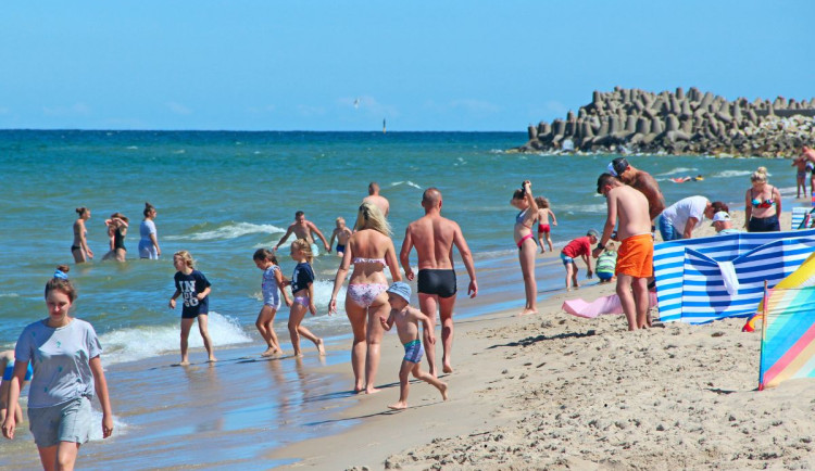 Češi se o dovolenou nepřipraví ani letos. Stále více lidé jezdí na vlastní pěst