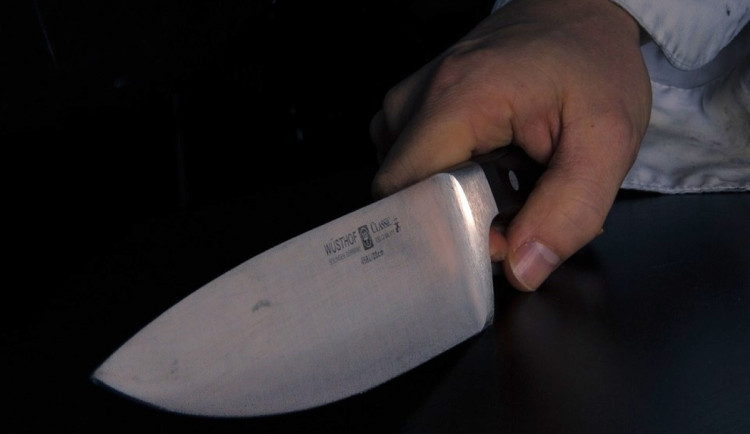 Místo milostných hrátek zažil muž surové loupežné přepadení a kruté vydírání