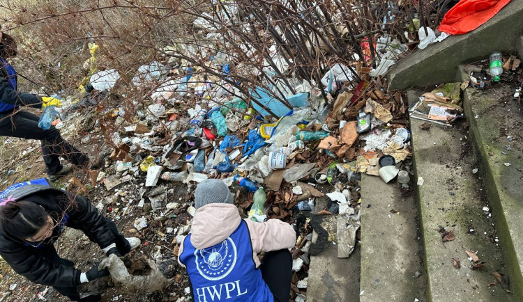 Dobrovolníci uklízí Prahu, odpadky sbírali za poslední půl rok už sedmdesátkrát
